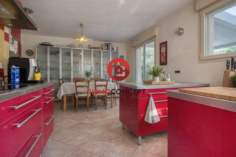 Villa - 190 m² - 6 pièces