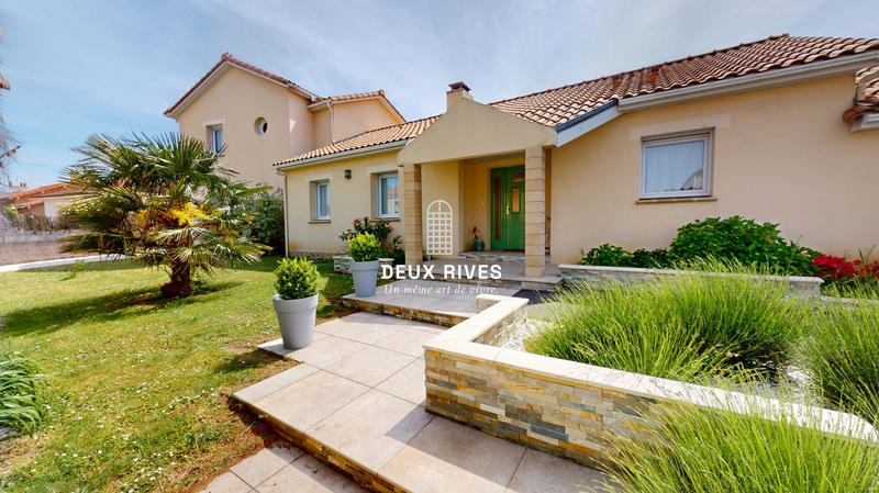 Maison - 266 m² - 10 pièces