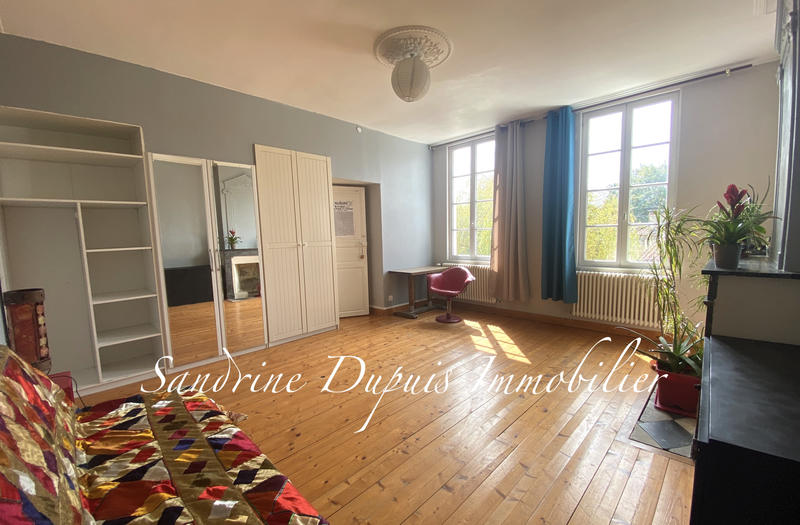 Propriété - 230 m² - 8 pièces