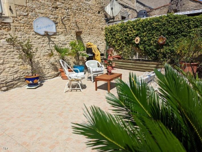 Maison - 212 m² - 7 pièces