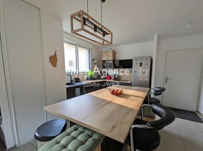 Maison - 88 m² - 4 pièces