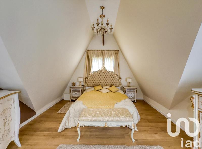 Maison - 180 m² - 6 pièces