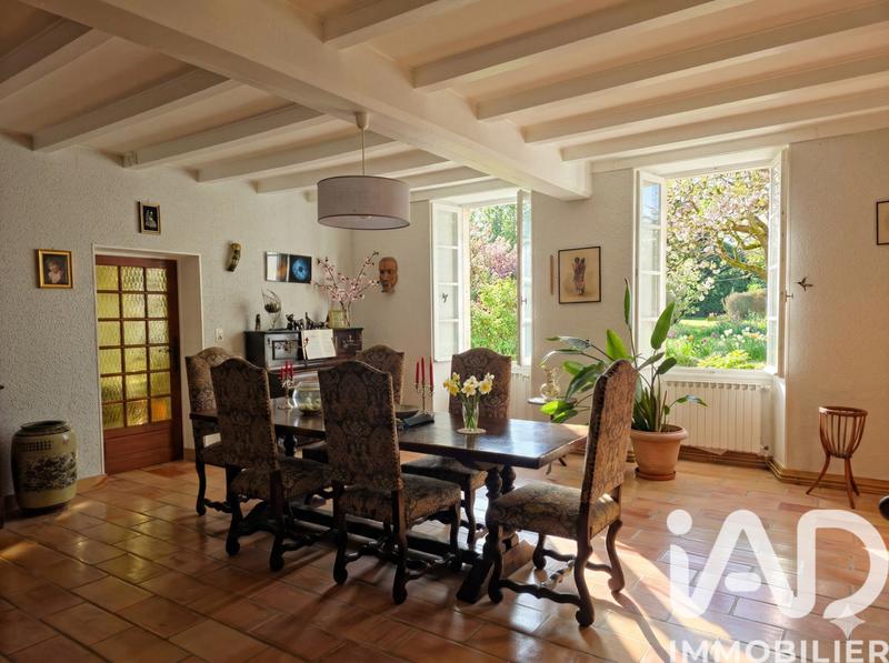 Maison - 200 m² - 7 pièces