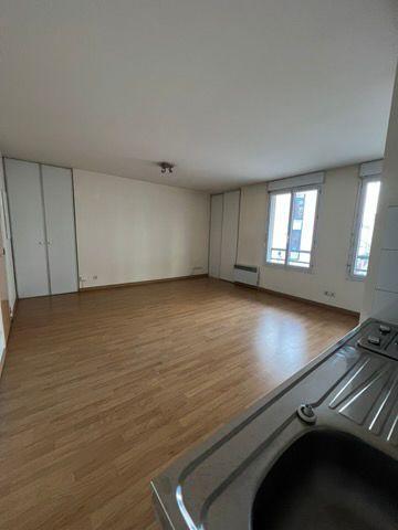 Studio - 30 m² - 1 pièce