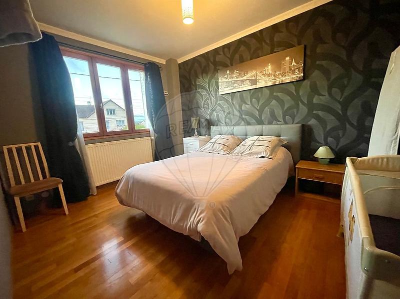 Maison - 98 m² - 5 pièces