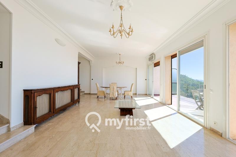 Maison - 270 m² - 8 pièces