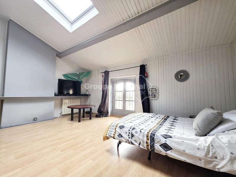 Maison - 185 m² - 7 pièces