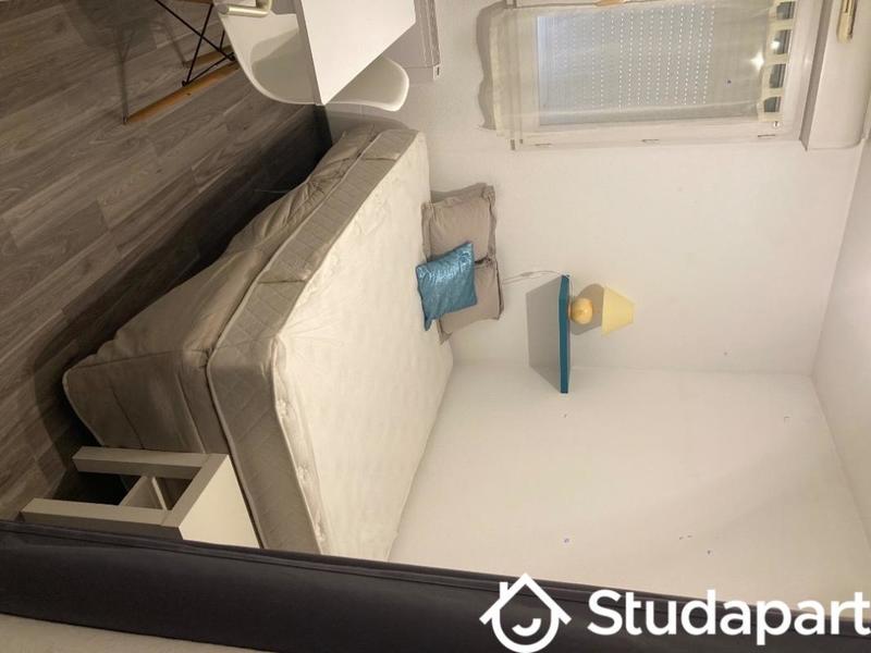 Chambre - 9 m² - 1 pièce