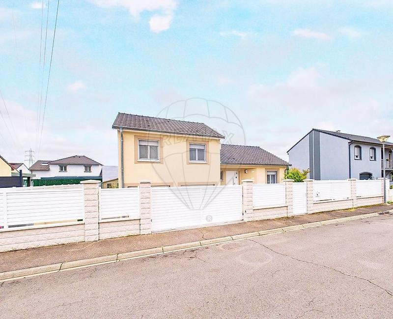 Maison - 93 m² - 6 pièces