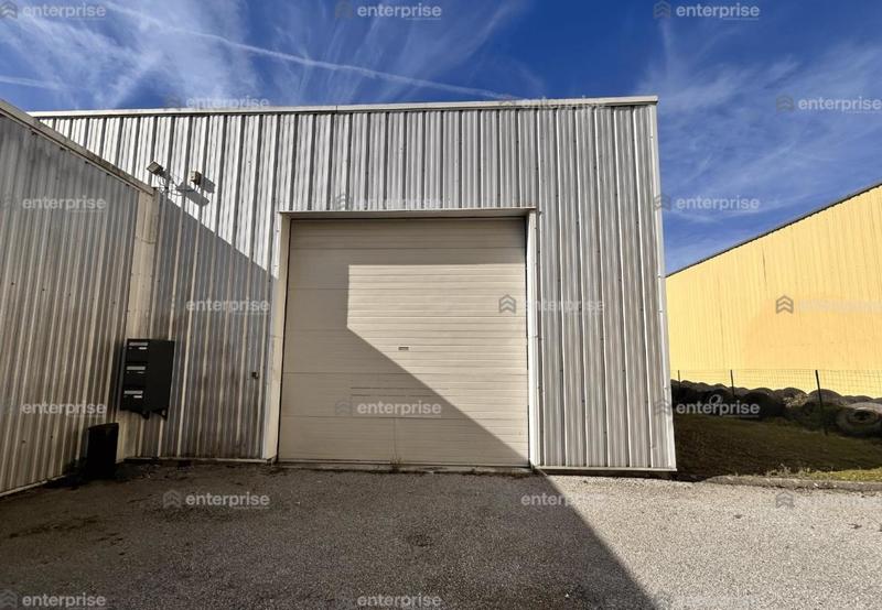 Local d'activité / Entrepôt - 530 m²