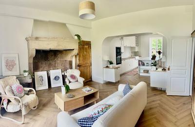 Maison - 220 m² - 8 pièces