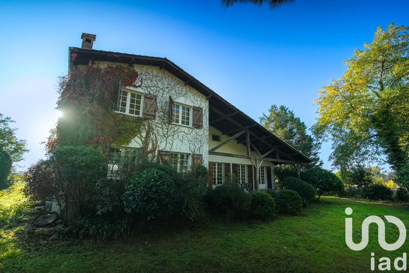 Maison - 251 m² - 10 pièces