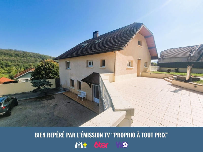 Maison - 238 m² - 9 pièces