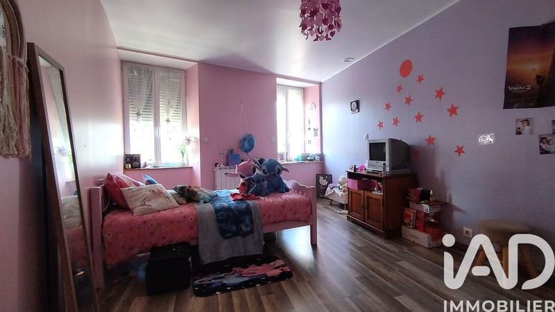 Maison - 222 m² - 8 pièces