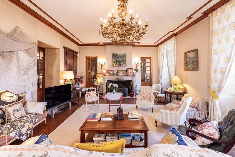 Château - 550 m² - 15 pièces