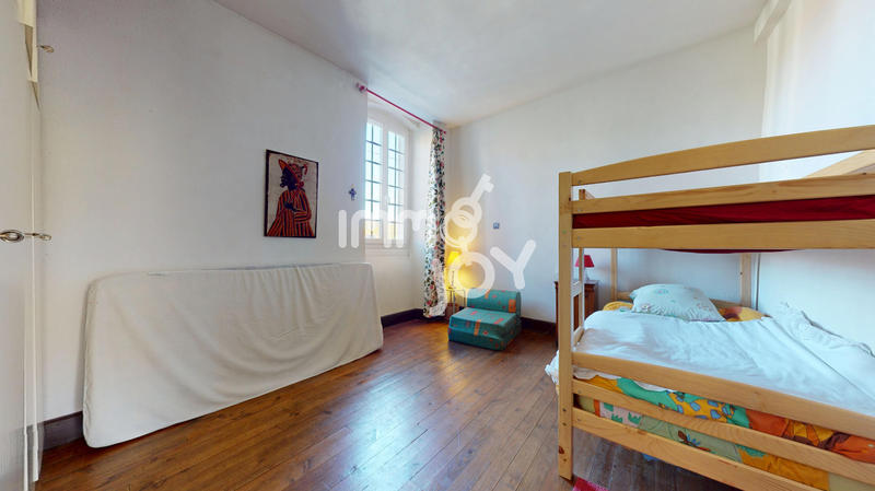 Maison - 210 m² - 9 pièces