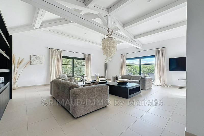 Villa - 261 m² - 6 pièces