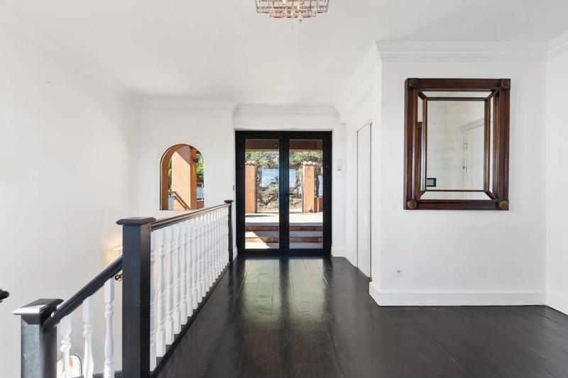 Villa - 596 m² - 13 pièces