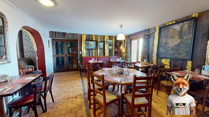 Local commercial - 1 017 m² - 28 pièces