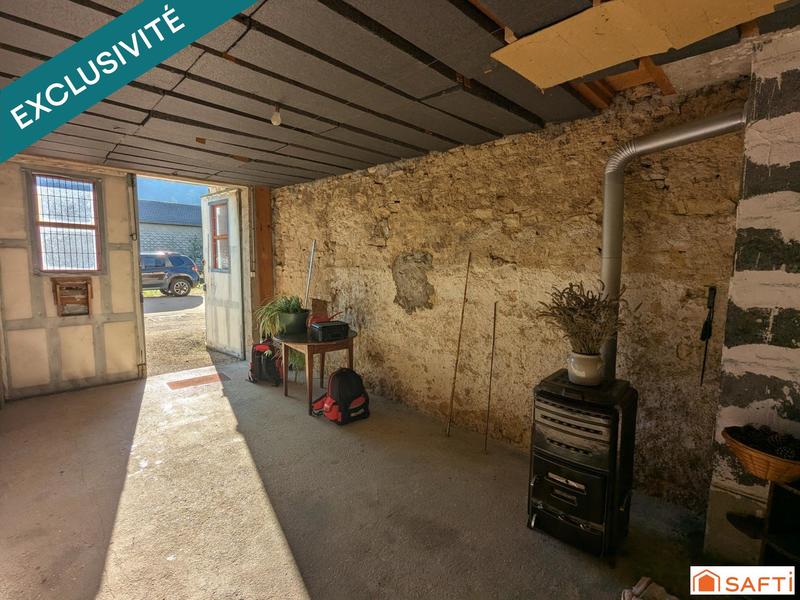 Maison de village - 250 m² - 2 pièces