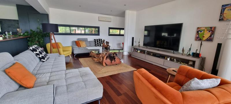 Maison - 805 m² - 16 pièces