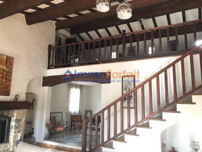 Villa - 208 m² - 6 pièces