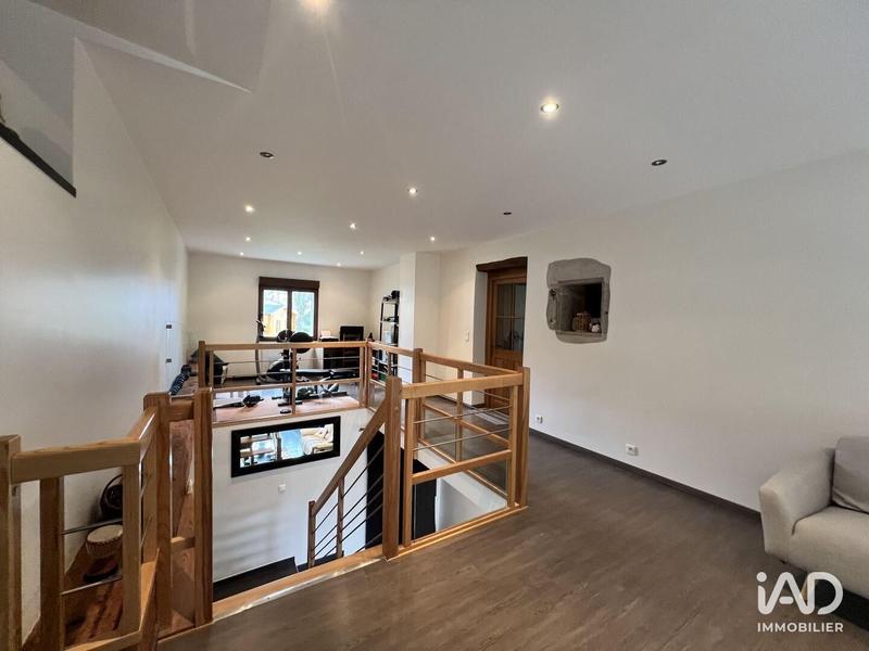 Maison - 237 m² - 6 pièces