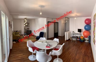 Maison de ville - 245 m² - 3 pièces