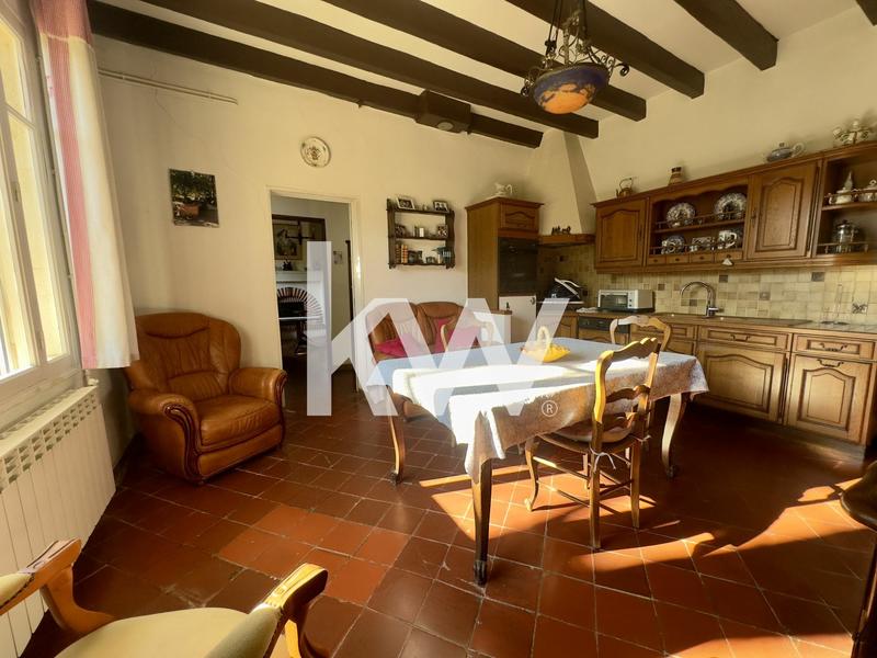 Mas - 222 m² - 11 pièces