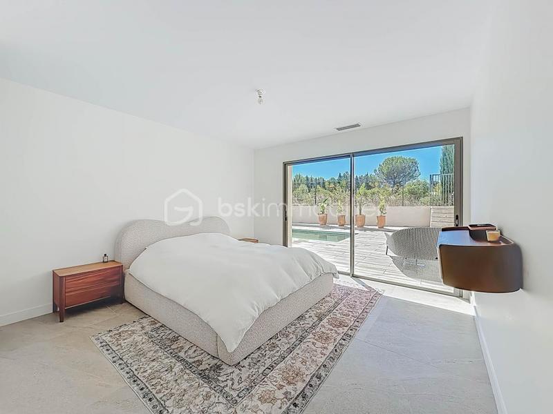 Maison - 346 m² - 8 pièces