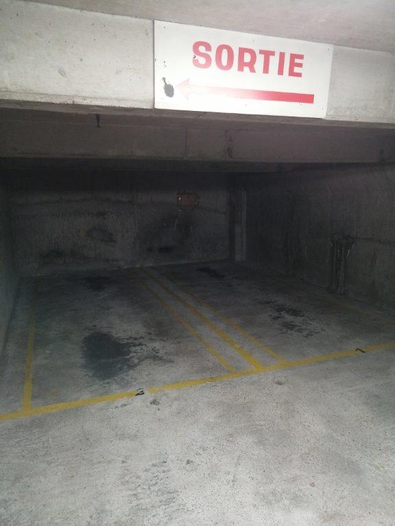 Parking / Garage - 10 m²