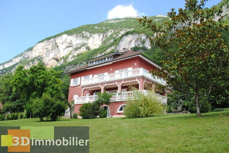 Maison - 370 m² - 16 pièces