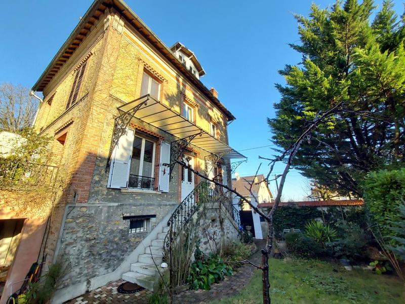 Maison - 200 m² - 5 pièces