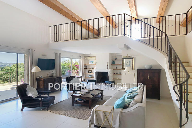 Maison - 300 m² - 9 pièces