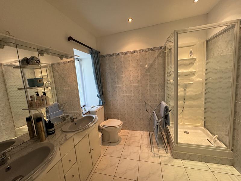 Maison ancienne - 218 m² - 7 pièces