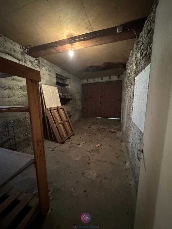 Maison - 200 m² - 11 pièces