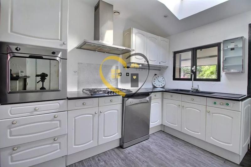 Maison - 95 m² - 6 pièces