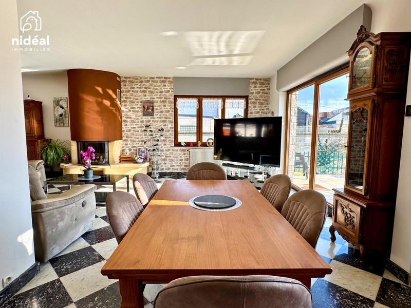 Maison - 185 m² - 8 pièces