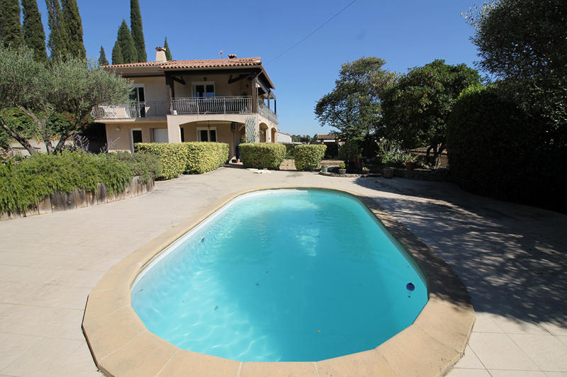 Maison - 201 m² - 7 pièces