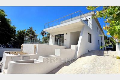 Appartement - 175 m² - 6 pièces