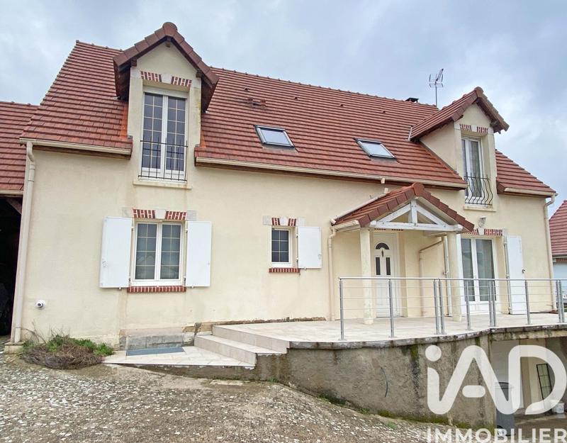 Maison - 174 m² - 9 pièces