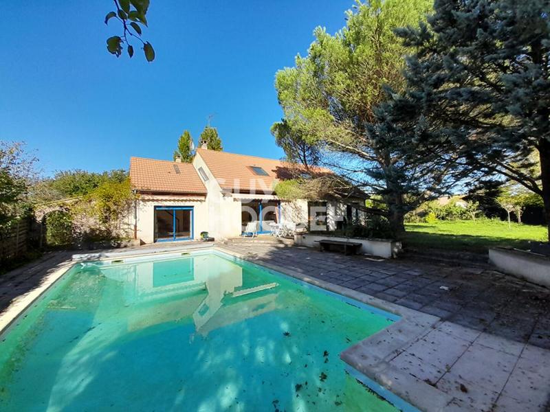 Pavillon - 217 m² - 8 pièces