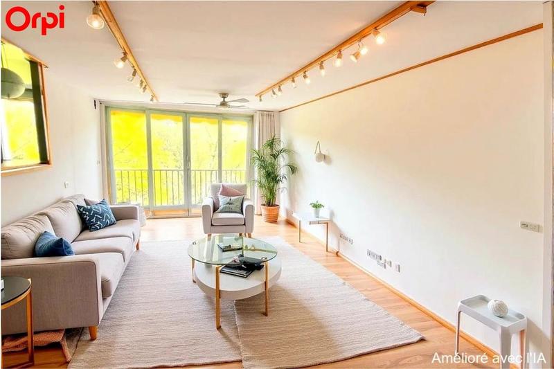 Appartement - 82 m² - 4 pièces