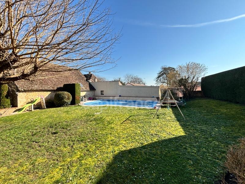 Maison - 304 m² - 10 pièces