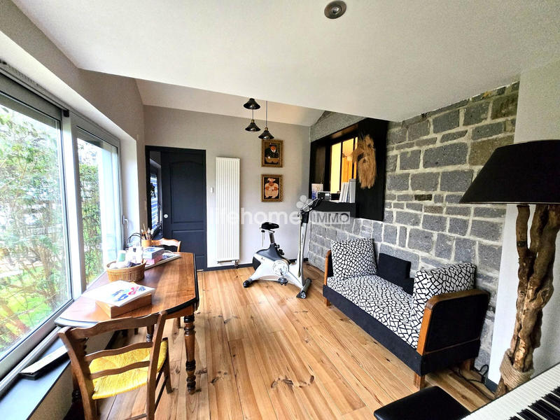 Maison - 240 m² - 7 pièces