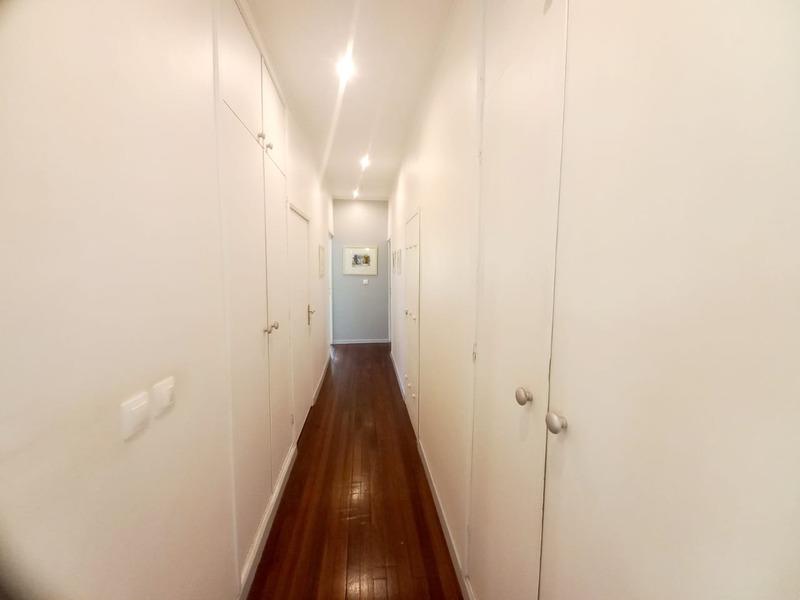 Villa - 257 m² - 9 pièces