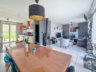 Maison - 90 m² - 4 pièces