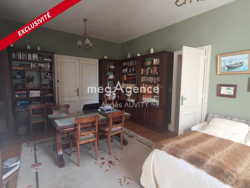 Maison - 300 m² - 10 pièces