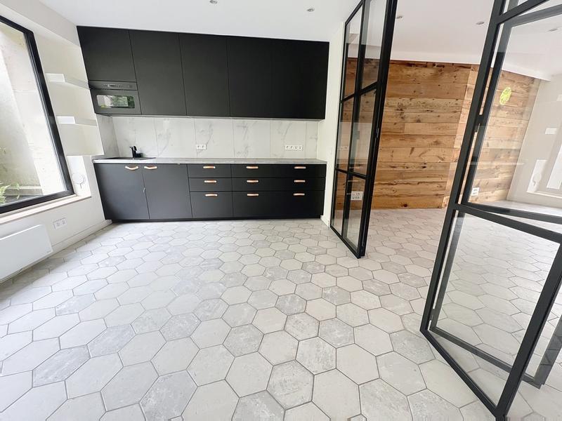 Local commercial - 49 m² - 2 pièces