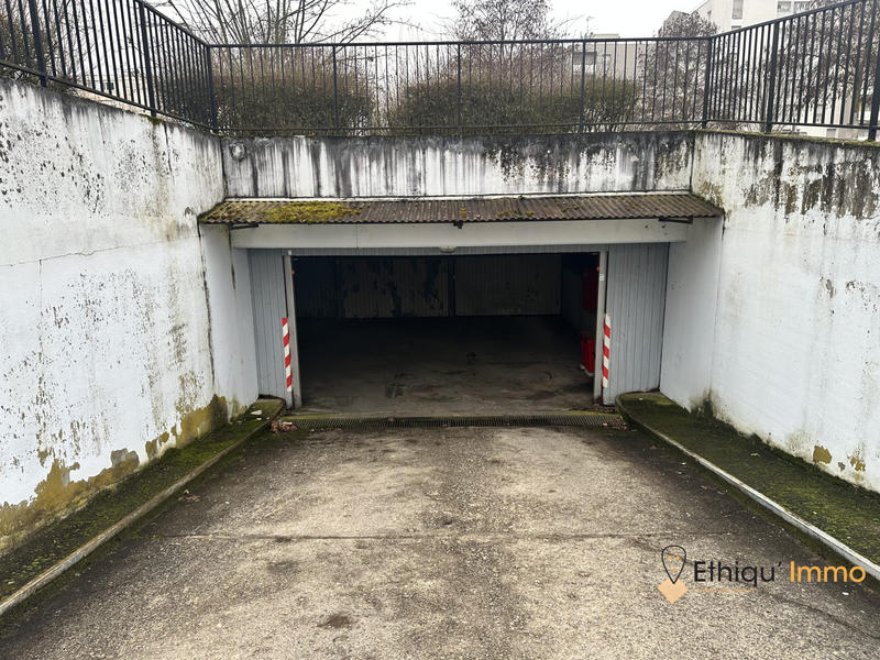 Parking / Garage - 15 m²